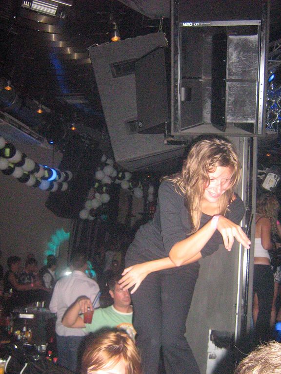 i/Kranj/Absolvent08/07-BlackWhiteParty/absolvent 1916.jpg